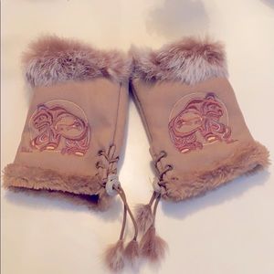 Stylish and fashionable winter gloves  ❄️ 🧤